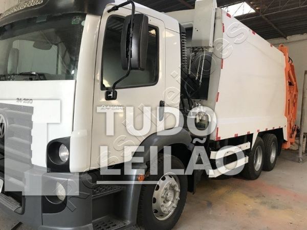 Volkswagen 24.250 E T Work 3 Eixos Die Diesel 2010