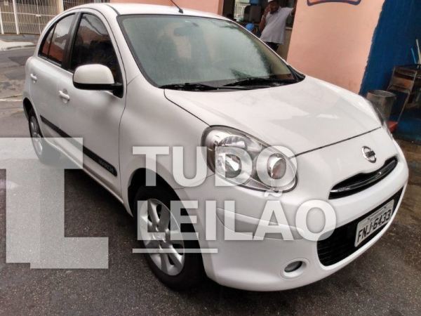 Nissan March S 1.6 Flexstart Flex 2013