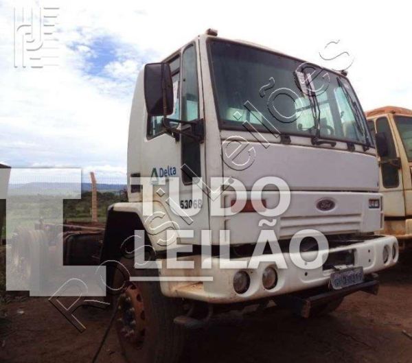 Ford Cargo 2422 E 3 Eixos Diesel 2001