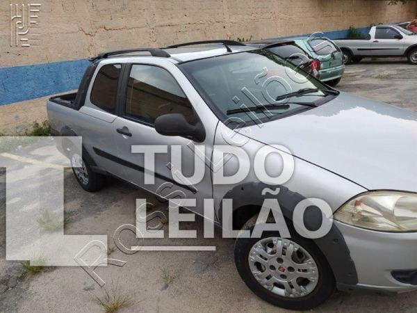Fiat Strada 1.3 MPI Fire 67cv CE Flex 2010