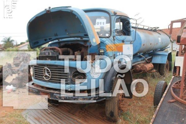 ( Sucata- Sem Documentos)caminhão Tanque Pipa Mb-0m 352 Pl.: Bwo7042 1975