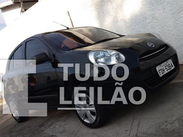Nissan March 1.0 Flex 2011