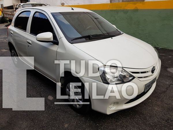 Toyota Etios 1.3 Flex 2015