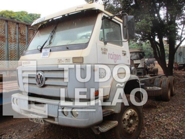Volkswagen 26.220 6x4 3 Eixos Diesel 2007