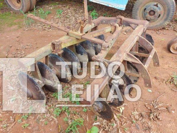 1 Subsolador 5 Hastes 1 Grade Aradora De 16 Discos Sem Cabeçalho 1 Enxada Rotativa Adaptada Pra