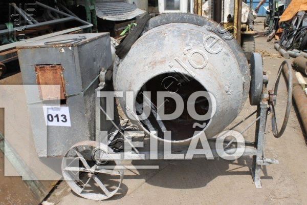 Betoneira Cap. 600L C/ Motor 2 CV
