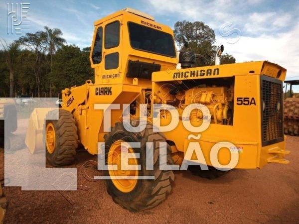 Pá Carregadeira Michigan 55A. 81
