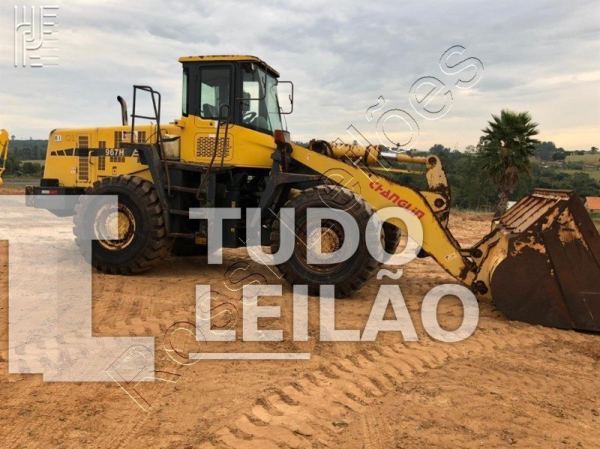 Pá Carregadeira Changlin. 967H. 2013