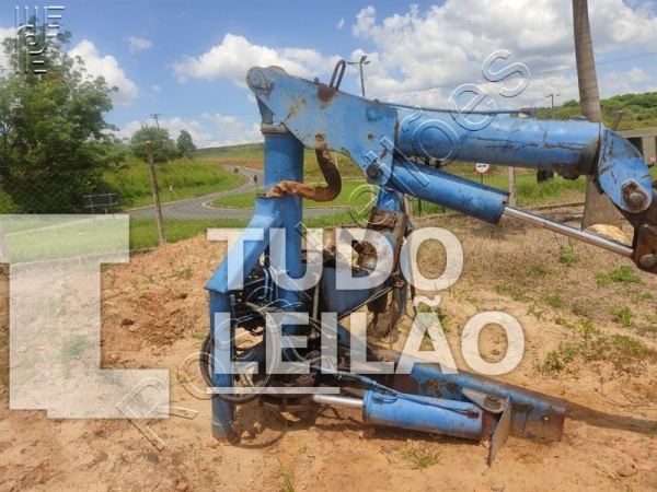 Munck 3,5 Ton. Com Bomba E Tomada De Força
