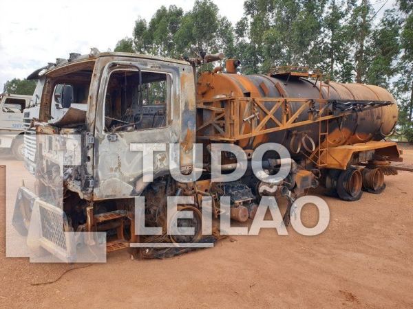 Volkswagen W. 26-280 Crm 6X4 2013 (Sucata)