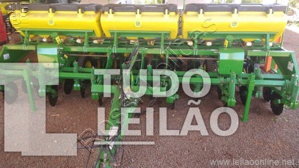 Plantadeira Jhon Deere, 2013, Com 12 Linhas De 50 Cm