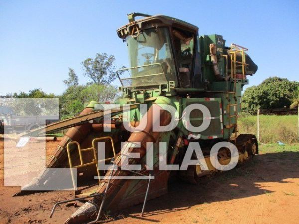 Colhedora J. Deere 3522