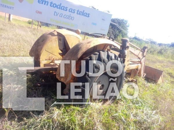 Trator Cbt 1105 Com Pá Carregadeira