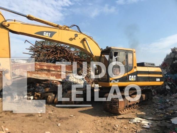Escavadeira Cat 320