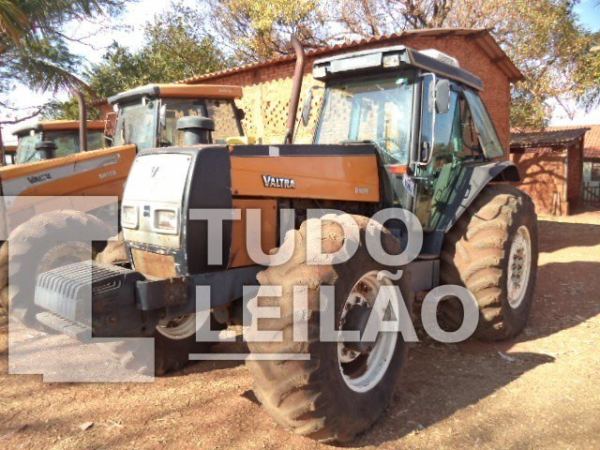 Trator Valtara Bh 180, 2007