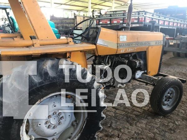 Trator Mf 235 - 1991