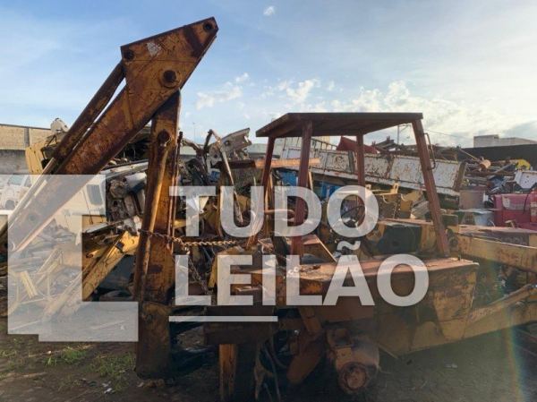 Retroescavadeira 580H - Estado De Sucata