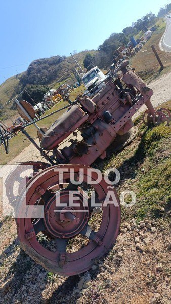 Trator Antigo