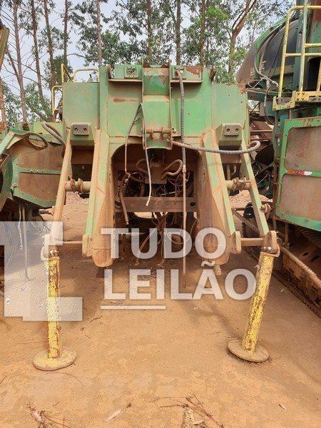 Colhedora J. Deere 3520, 2010