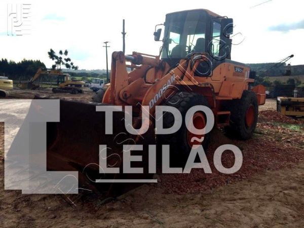 Pá Carregadeira Doosan. 250V. 2008