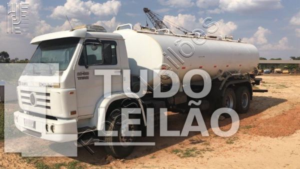 Volkswagen 26.310 6x4 3 Eixos Diesel 2004
