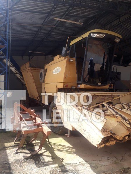 New Holland 8040