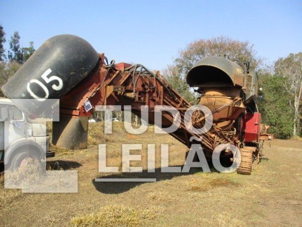 Colhedora Case A8800 Iveco, 2013