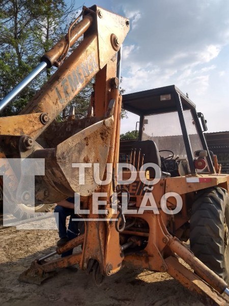 Retroescavadeira 580H 1992