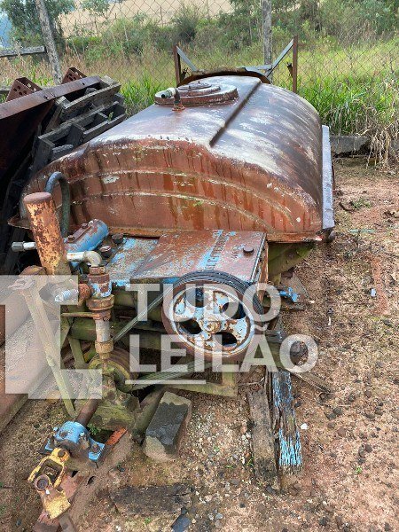 Man Uais + Pulverizador Hatsuta 400L Sem Bomba + Tanque Pulverizador Citromaq Com Bomba