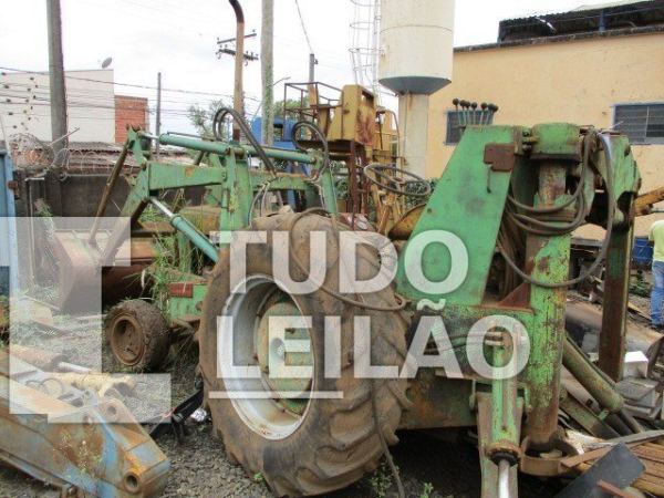 Trator Verde C/ Motor E Equip. Hidraulicos