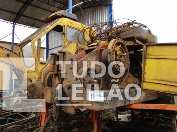 01 Escavadeira Ph Villares C/ Motor E Rodeiro- Sem Teste