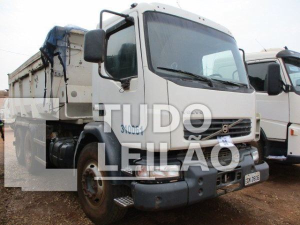 Volvo Vm 260 6x4 Diesel 2010
