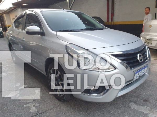 Nissan Versa SL Direct 1.6 Flex 2017