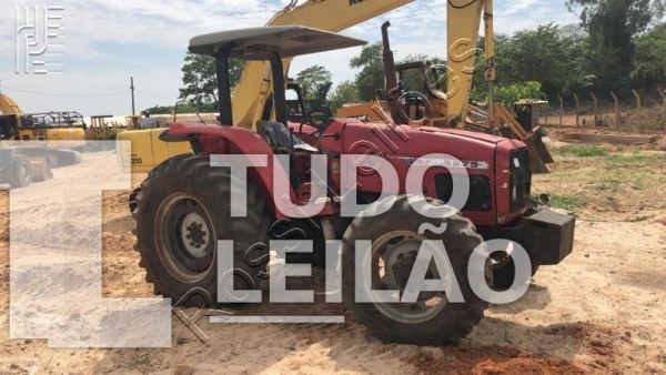 Massey Ferguson. 5275 2000