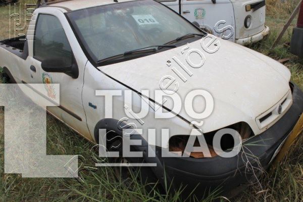 Fiat Strada Working 1.6 MPI CE Gasolina 2001