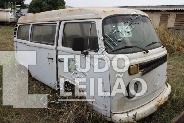 Volkswagen Kombi Com 9 Lugares Gasolina 1998 (Sucata)