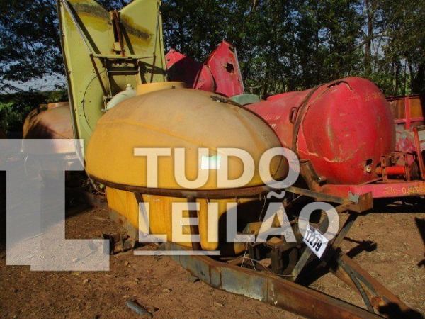 1 Pulverizador Ko 4.000 Lts. - Loc: Severínia/sp