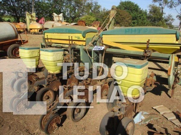 Plantadeira Tatu. - Loc: Severínia/sp