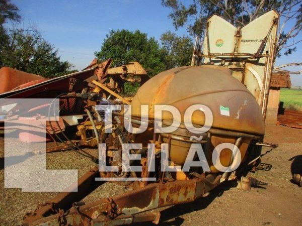 Pulverizador Ko 4.000 Lts. - Loc: Severínia/sp