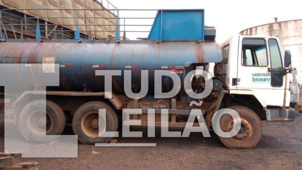 Ford Cargo 2626 6x4 T 3 Eixos Diesel 2003