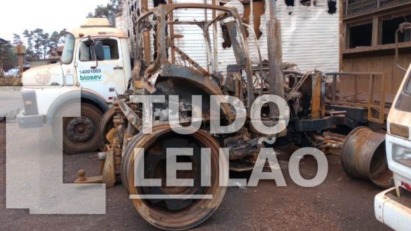 Trator - Todo Queimado, Sf