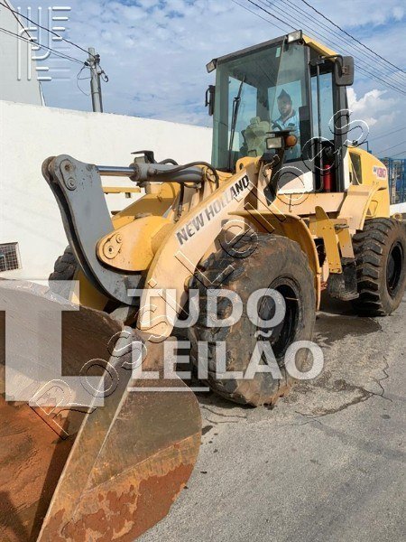 New Holland D W130 2005
