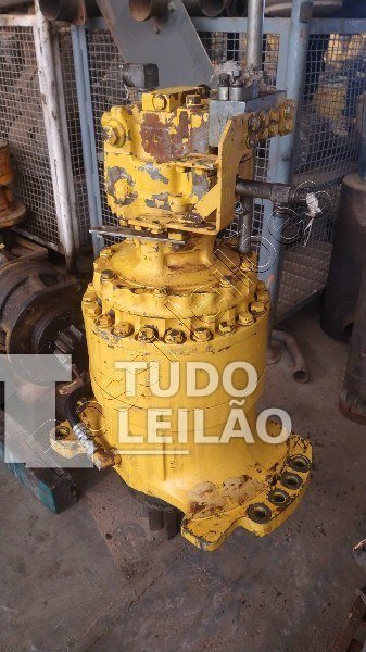 Komatsu U PC600 Com Motor