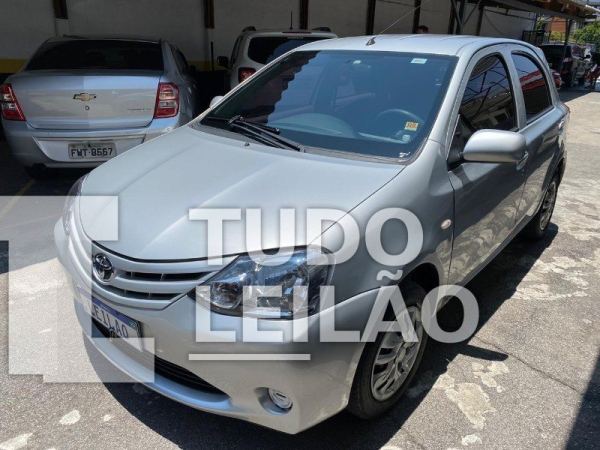 Toyota Etios 1.3 Flex 2013