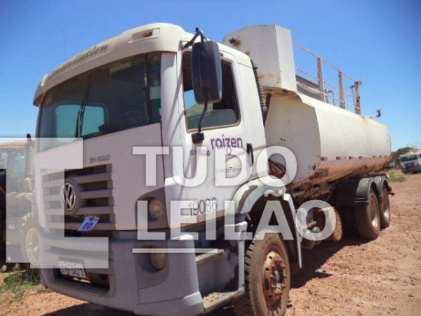 Volkswagen 31.320 E Constel 6x4 3 Eixos Die Diesel 2011