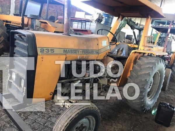 Trator Mf 235
