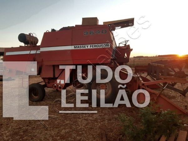 Massey Ferguson N. 3640. Com Boca De Soja E Milho