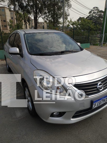 Nissan Versa S 1.6 Flex 2012