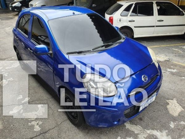 Nissan March 1.0 Flex 2012