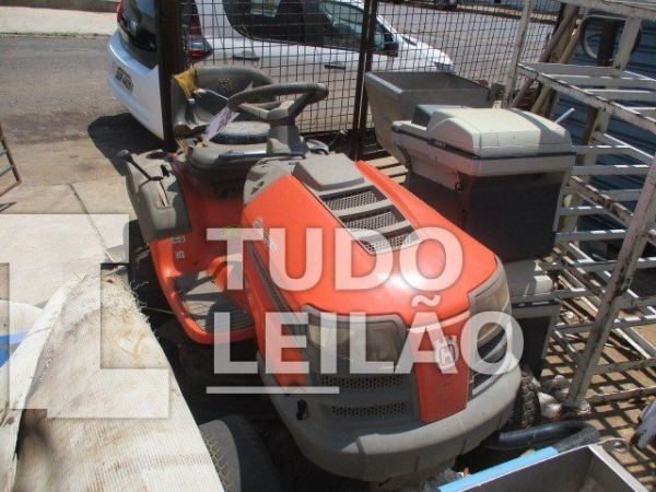 Lote 20 - Trator Cortador De Grama Husqvarna